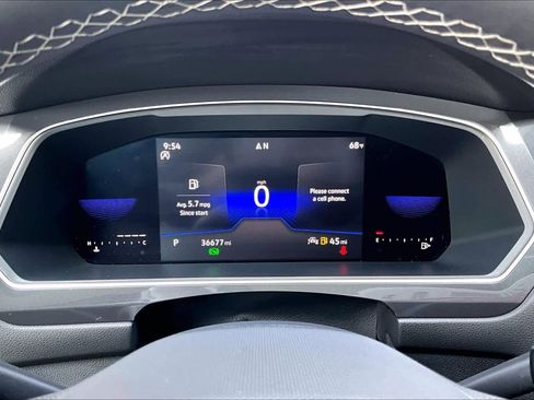 Certified 2023 Volkswagen Tiguan SE w/ Panoramic Sunroof Package image 26