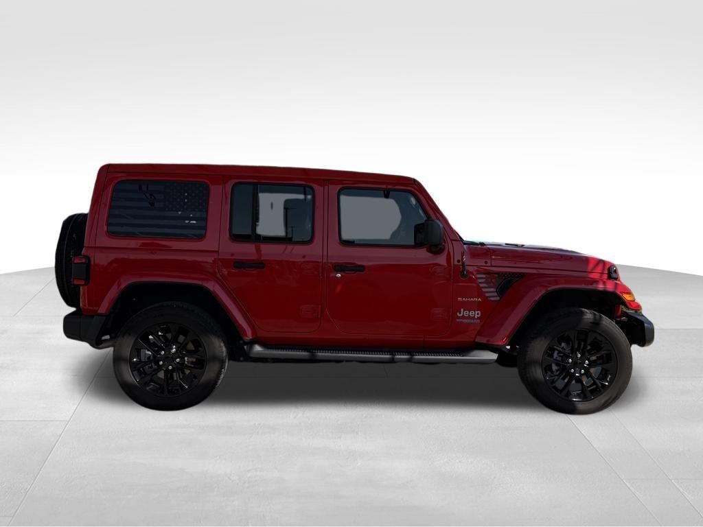 Used 2021 Jeep Wrangler Unlimited Sahara w/ Cold Weather Group AWD/4WD image 9
