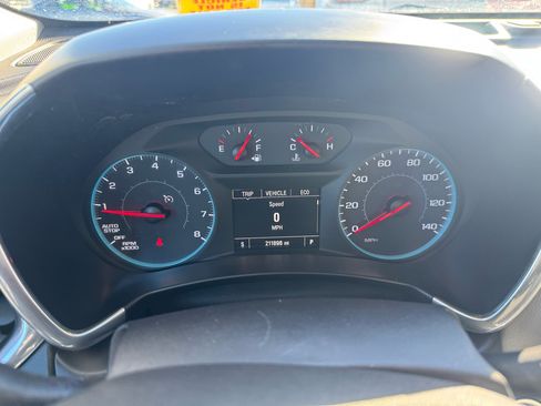 Used 2018 Chevrolet Equinox LT image 20