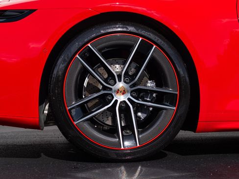 Used 2025 Porsche 911 Carrera RWD image 18