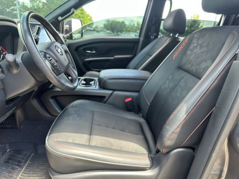 Used 2022 Nissan Titan PRO-4X AWD/4WD image 16