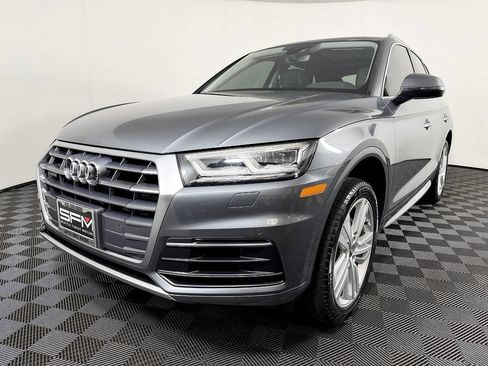 Used 2018 Audi Q5 2.0T Premium Plus w/ Premium Plus Package AWD/4WD image 3