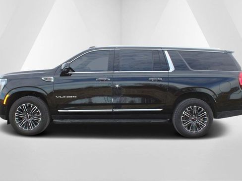 Used 2025 GMC Yukon XL Elevation image 4