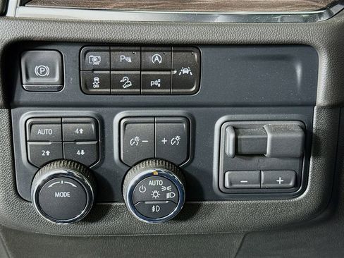 Used 2025 Chevrolet Tahoe LT w/ Comfort Package image 10