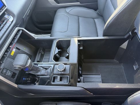 Used 2022 Toyota Tundra Limited image 24