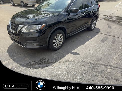 Used 2018 Nissan Rogue SV w/ Sun & Sound Touring Package AWD/4WD image 1