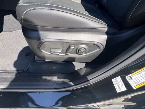 New 2025 Jeep Grand Cherokee L Altitude image 12