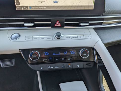 Used 2023 Hyundai Elantra Limited w/ Cargo Package image 25