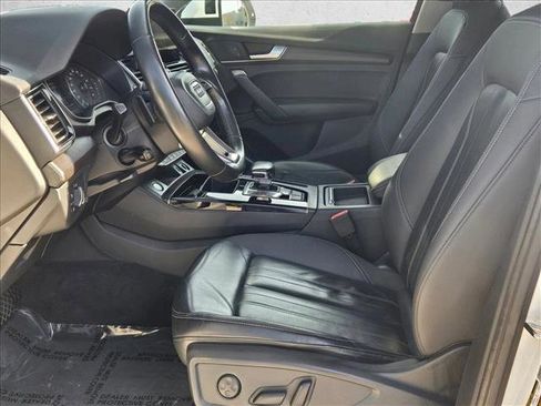 Used 2021 Audi Q5 Premium w/ Convenience Package image 17