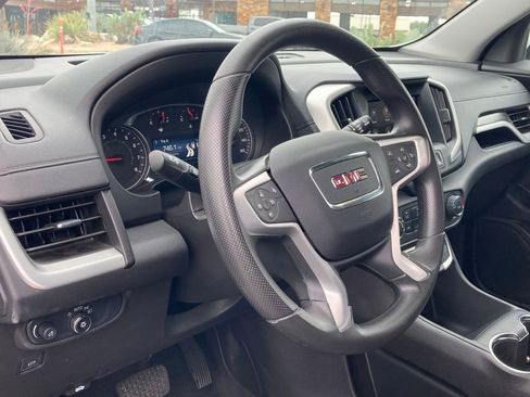 Used 2024 GMC Terrain SLE FWD image 8