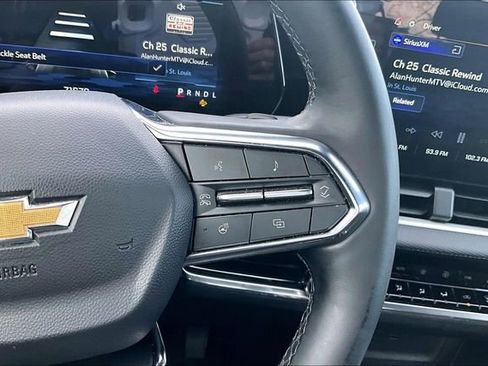 Used 2025 Chevrolet Equinox LT w/ Convenience Package II image 12