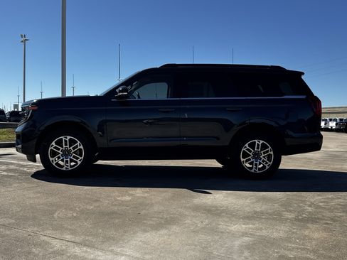 New 2026 Ford Expedition Active image 7