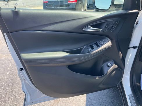 Used 2022 Buick Encore GX Essence w/ Experience Buick Package AWD/4WD image 22