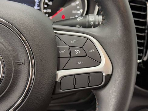 Used 2018 Jeep Compass Limited w/ Navigation Group image 17