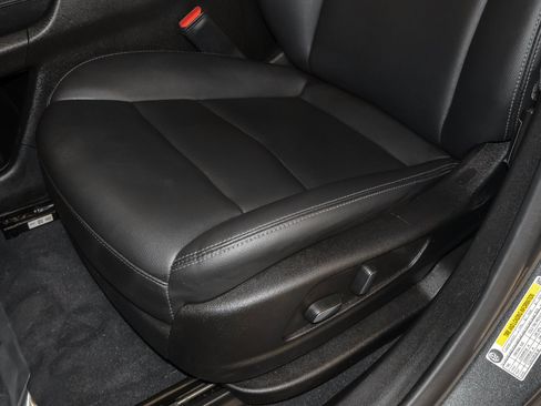 Used 2023 Cadillac XT5 Luxury FWD image 24