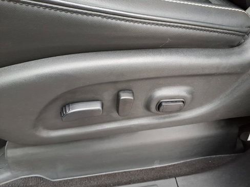 Used 2019 Nissan Titan PRO-4X w/ Pro-4x Utility Package image 14