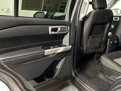 Used 2022 Ford Explorer XLT w/ Class IV Trailer Tow Package image 36