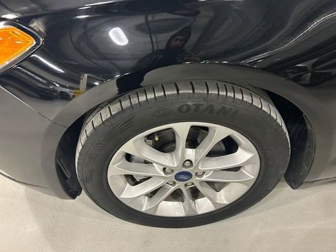 Used 2019 Ford Fusion SEL image 9