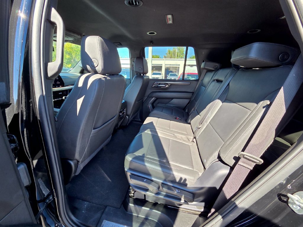 Used 2025 Chevrolet Tahoe Z71 AWD/4WD image 26