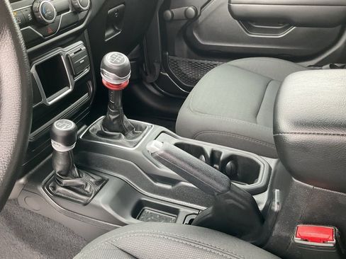 Used 2021 Jeep Gladiator Sport w/ Trailer Tow Package image 16