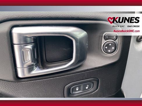 Used 2023 Jeep Wrangler Sahara image 10