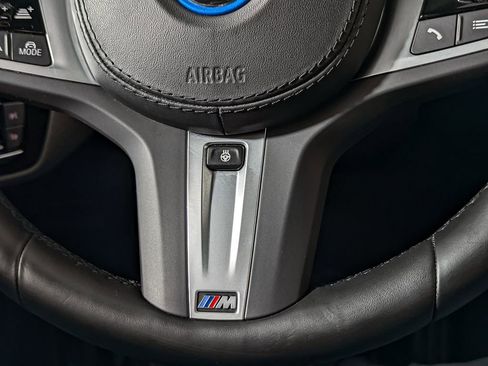 Certified 2023 BMW 530e xDrive w/ Premium Package image 32