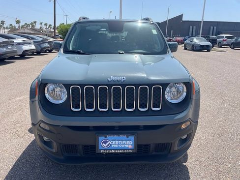 Used 2018 Jeep Renegade Latitude FWD image 2