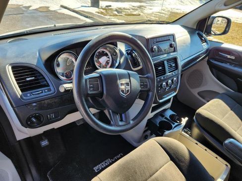 Used 2013 Dodge Grand Caravan SE image 17