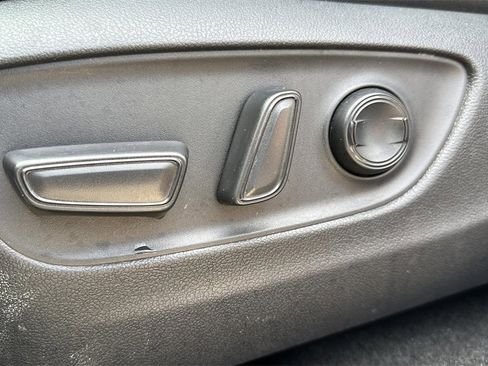 Used 2021 Toyota RAV4 SE image 20