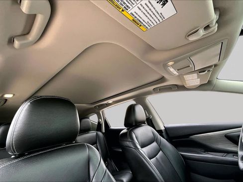 Used 2017 Nissan Murano SV w/ Premium Plus Package FWD image 13