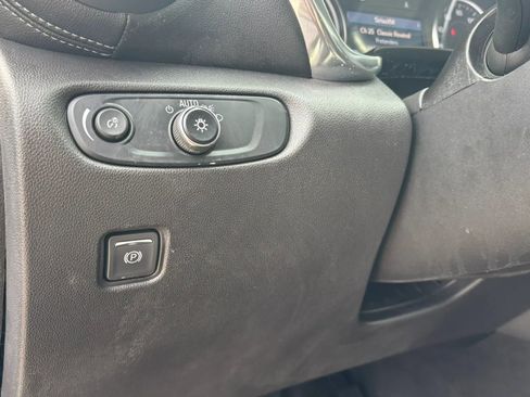 Used 2023 Chevrolet Blazer LT image 17