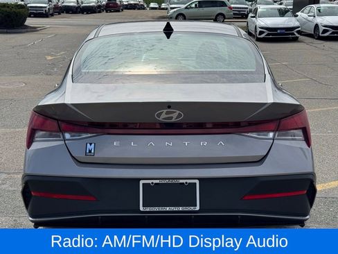 Certified 2024 Hyundai Elantra SE FWD image 5