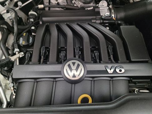 Used 2021 Volkswagen Atlas Cross Sport SE w/ Panoramic Sunroof Package FWD image 30