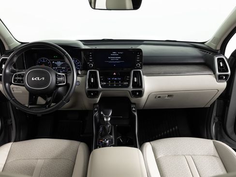 Used 2023 Kia Sorento S w/ Panoramic Sunroof Package AWD/4WD image 39