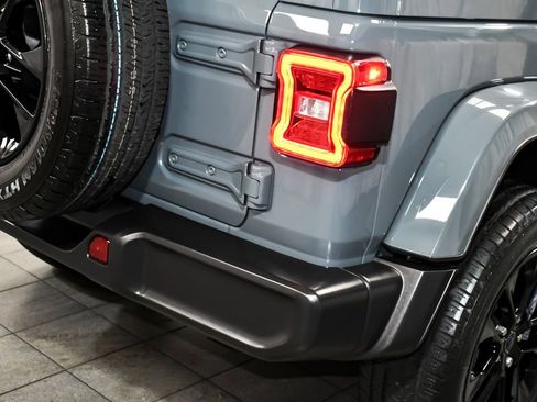 Used 2024 Jeep Wrangler Unlimited Sahara AWD/4WD image 69
