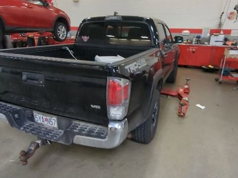 Used 2021 Toyota Tacoma TRD Off-Road AWD/4WD image 6