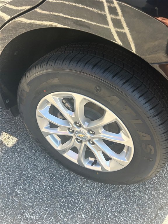 Used 2020 Chevrolet Equinox LS w/ LS Convenience Package FWD image 5