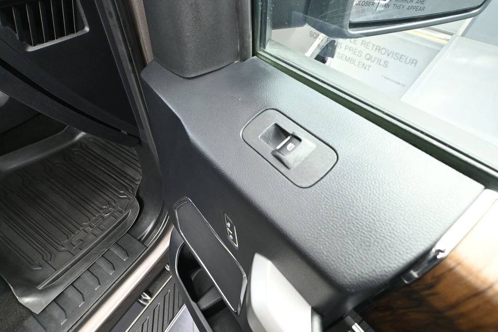 Used 2019 Ford F150 Lariat w/ Equipment Group 502A Luxury AWD/4WD image 40