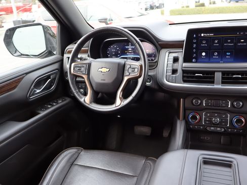 Used 2022 Chevrolet Suburban High Country image 14