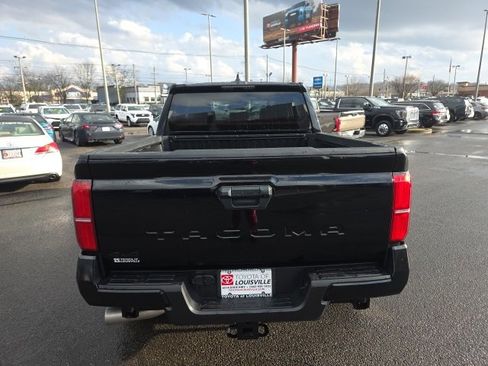Used 2024 Toyota Tacoma TRD Off-Road image 4