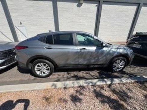 Used 2025 Buick Envista Preferred image 11