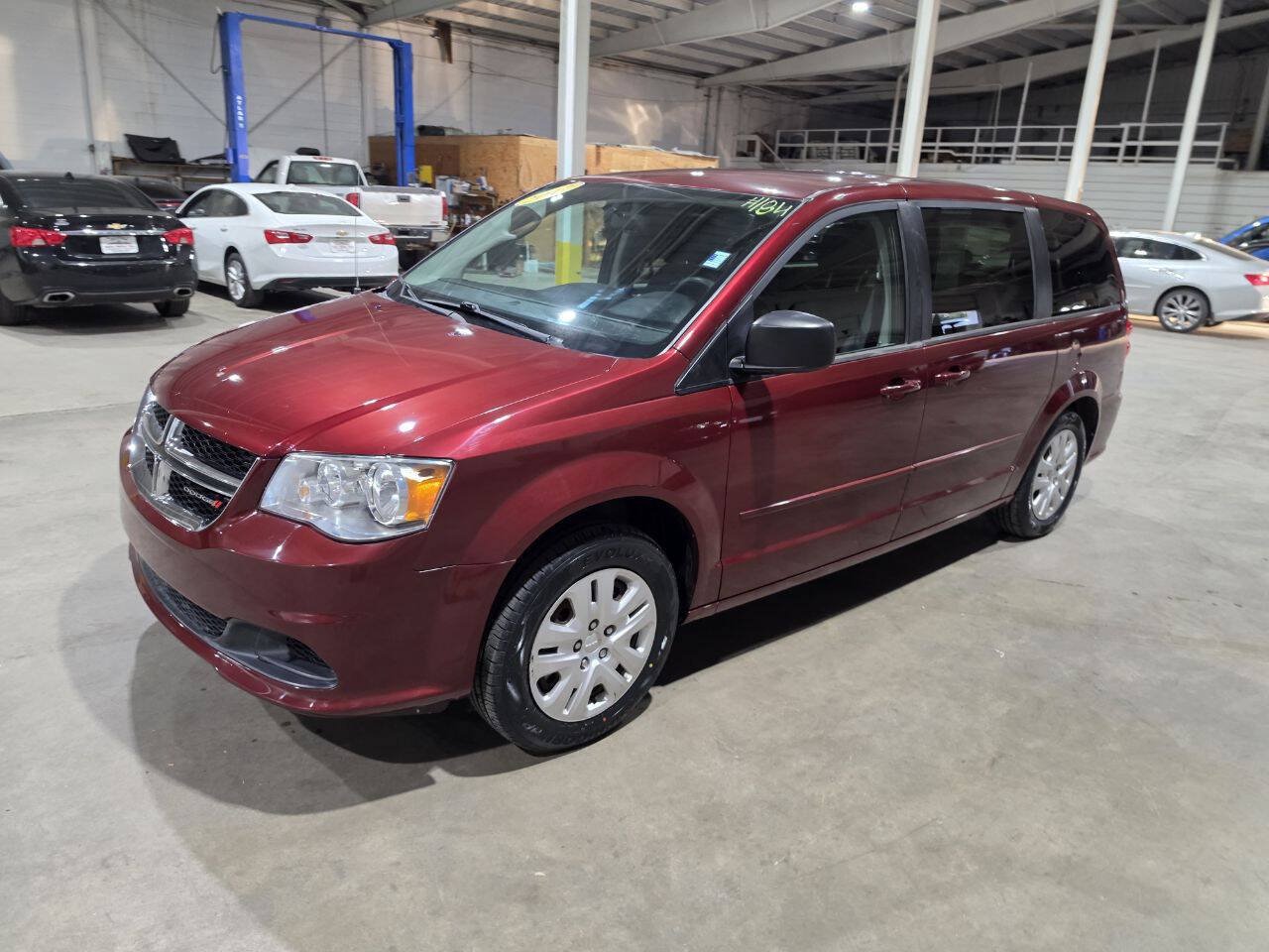 Used 2017 Dodge Grand Caravan SE w/ Power Window Group FWD image 2