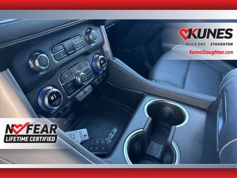 Used 2024 GMC Yukon SLT image 13