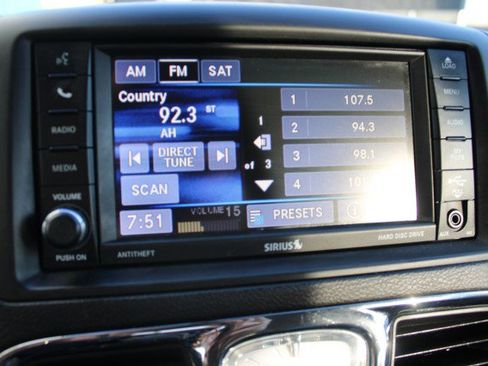 Used 2016 Chrysler Town & Country Touring w/ Driver Convenience Group image 31