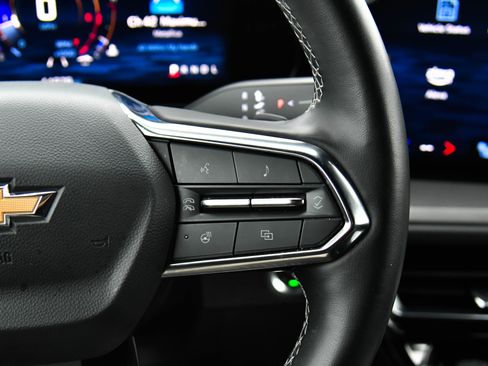 Used 2024 Chevrolet Traverse LT image 39