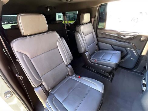 Used 2022 GMC Yukon XL Denali image 18