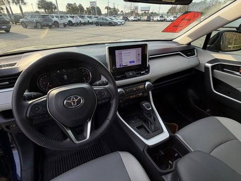 Used 2023 Toyota RAV4 XLE Premium image 19