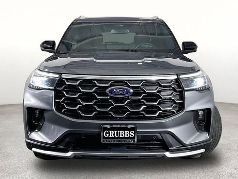 Used 2025 Ford Explorer Platinum w/ LUX Leather Package image 5