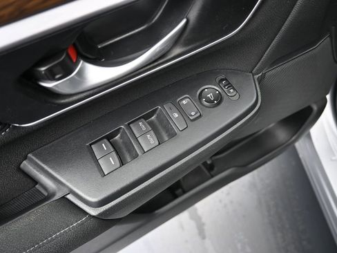 Used 2018 Honda CR-V EX image 16