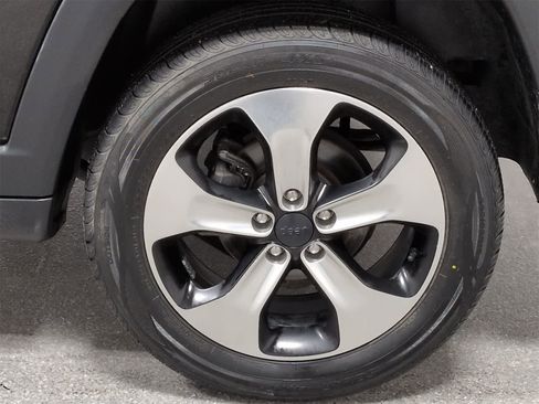 Certified 2019 Jeep Compass Latitude w/ Popular Equipment Group image 14